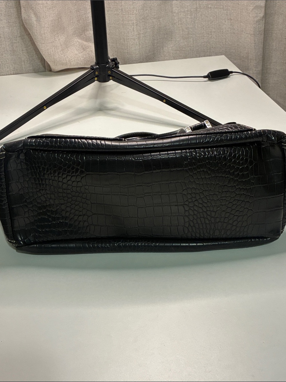 Valerie Stevens Black Croc-Embossed Leather Shoulder Bag - Picture 9 of 16